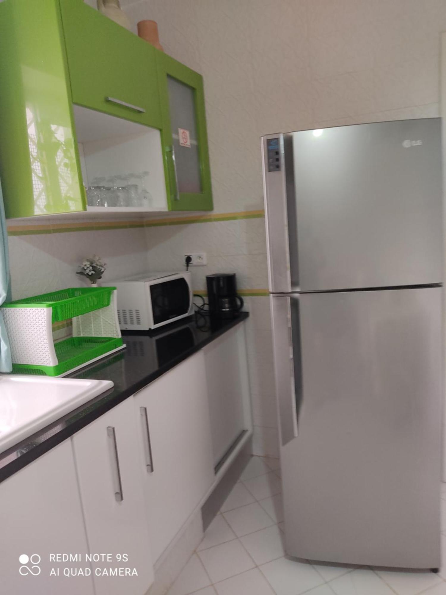 Etage De Villa Avec Jardin, Pres De L'Aireport Et Parking Prive Ariana Bagian luar foto