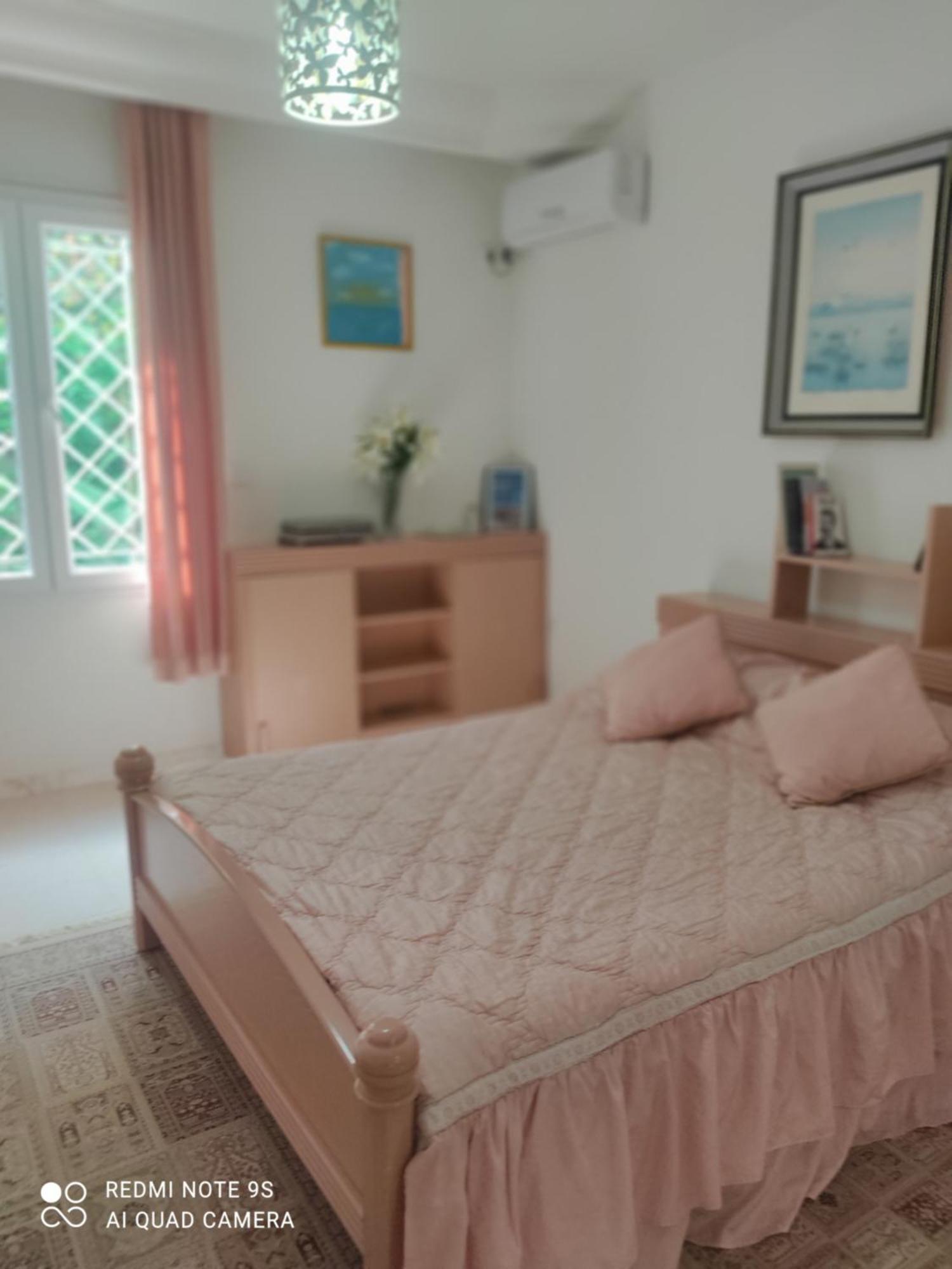 Etage De Villa Avec Jardin, Pres De L'Aireport Et Parking Prive Ariana Bagian luar foto