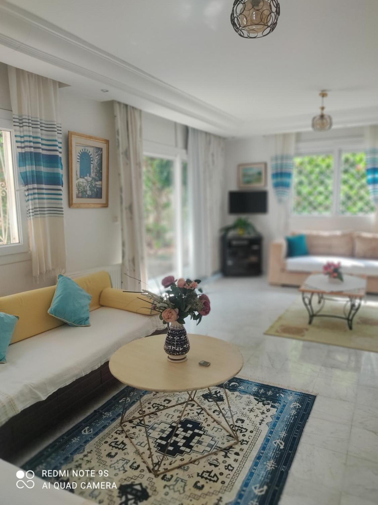 Etage De Villa Avec Jardin, Pres De L'Aireport Et Parking Prive Ariana Bagian luar foto