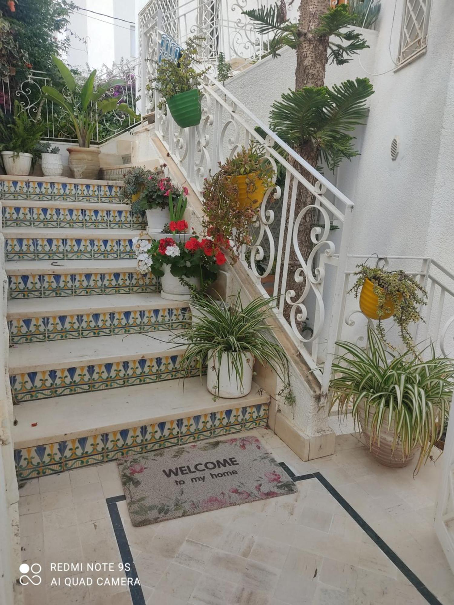 Etage De Villa Avec Jardin, Pres De L'Aireport Et Parking Prive Ariana Bagian luar foto