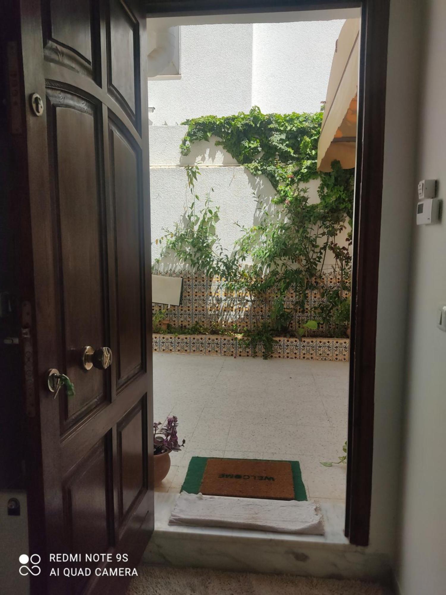 Etage De Villa Avec Jardin, Pres De L'Aireport Et Parking Prive Ariana Bagian luar foto