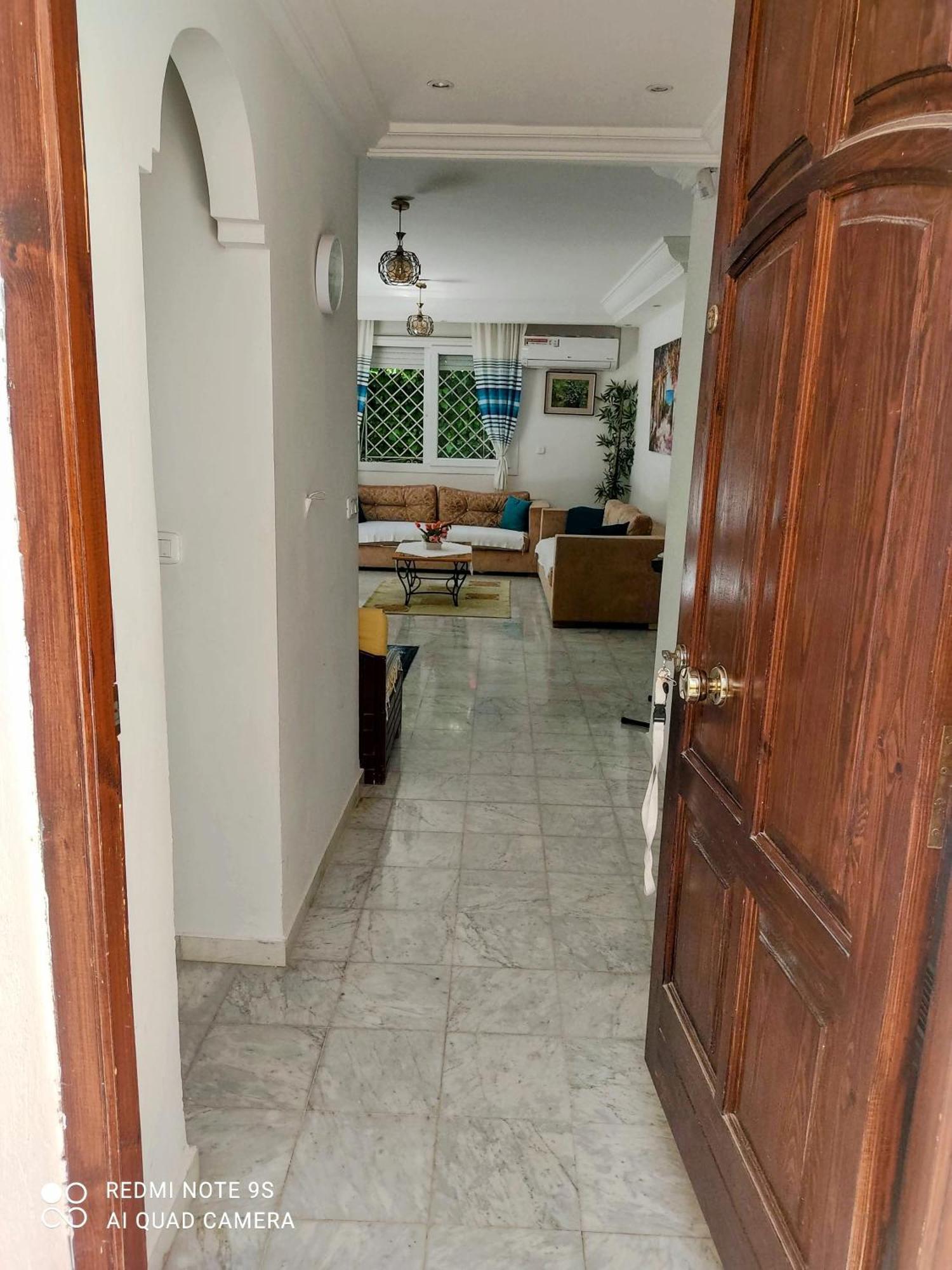 Etage De Villa Avec Jardin, Pres De L'Aireport Et Parking Prive Ariana Bagian luar foto